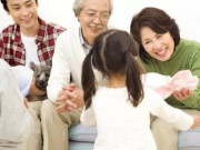 Yêu con - Ghen tỵ vì bà thông gia được chăm con gần cháu lúc về già, tới lúc tôi chuyển về sống chung mới thấy: Ác mộng!