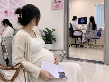 Bà bầu - Đi khám thai gặp vợ cũ của chồng cũng đang mang bầu, người đi bên cạnh cô ấy khiến tôi lo lắng