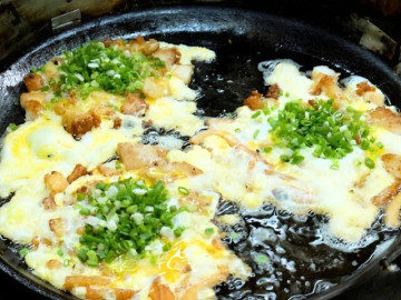 Lifestyle - 12 món ăn vặt đậm chất đường phố ở Việt Nam, du khách thử một lần mà mê, có món chỉ từ 10.000 đồng