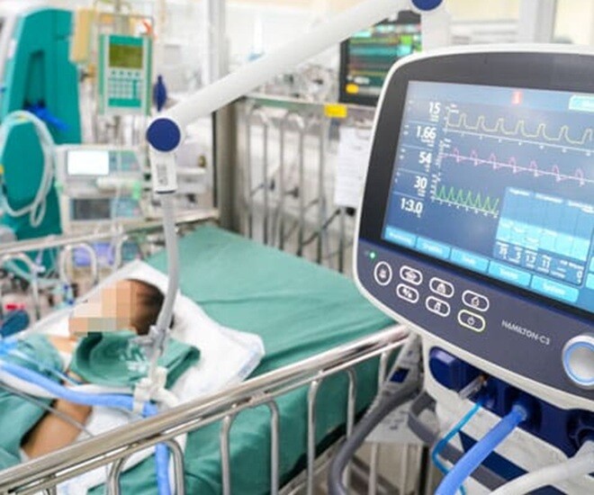Dù đã được điều trị tích cực nhưng do tình trạng quá nặng trẻ đã không qua khỏi. Ảnh: BV Nhi Trung ương. 