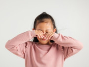 Sức khỏe - Nhiều trẻ nhiễm chéo loại virus có thể lây từ bể bơi, Bộ Y tế ra khuyến cáo phòng biến chứng về mắt rất dễ gặp phải