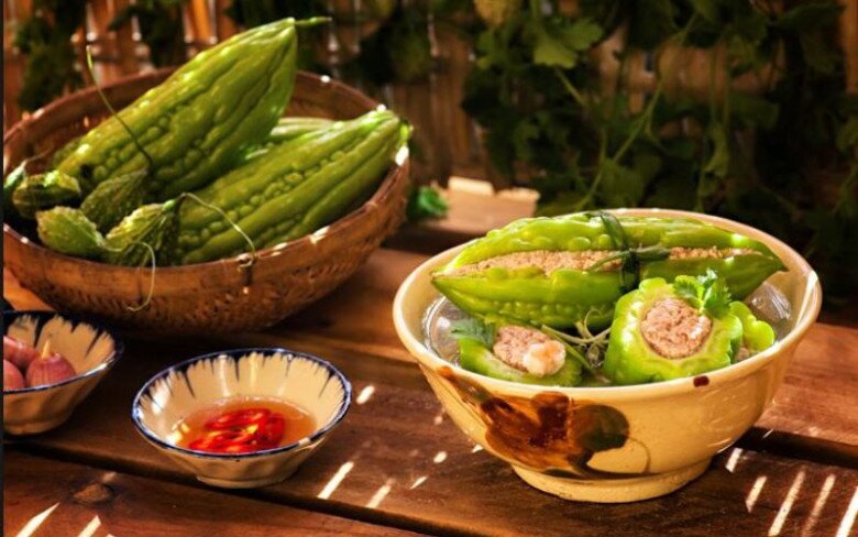 Canh mướp đắng ngoài tốt cho sức khỏe, giúp thanh nhiệt mùa hè chúng còn khá cân bằng về dinh dưỡng. Ảnh minh họa. 