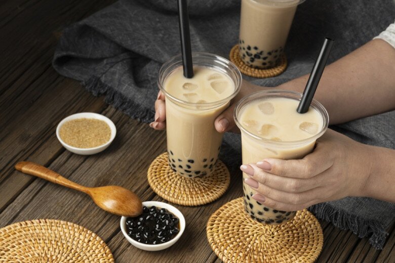 Lười vận động, sử dụng đồ ăn và đồ uống chứa nhiều đường đơn làm tăng nguy cơ mắc bệnh đái tháo đường. Ảnh minh họa. 