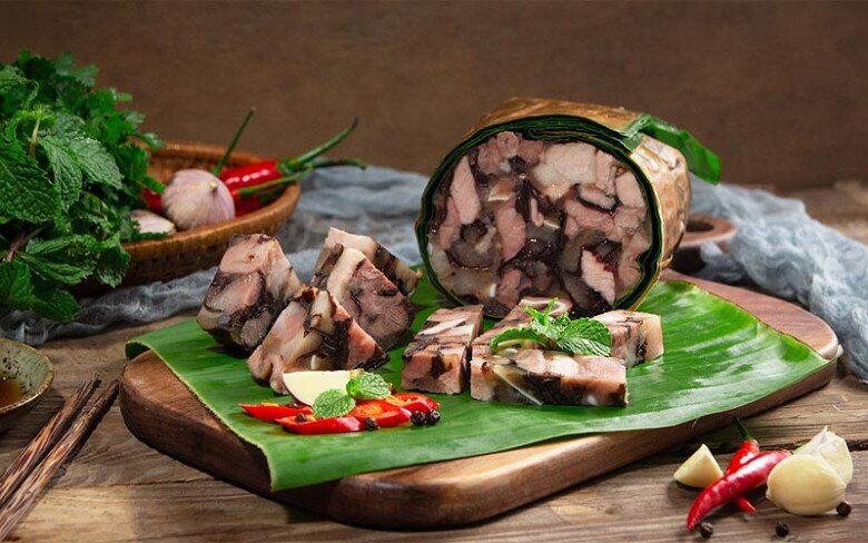 Giò thủ là món ăn nhiều người ưa thích nhưng chứa nhiều mỡ và hàm lượng calo cao. Ảnh minh họa. 