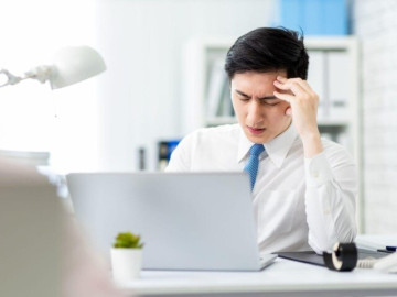 Nam thanh niên có dấu hiệu đột quỵ vẫn đi làm, bác sĩ đề nghị vào viện gấp lại xin về để báo cáo cơ quan