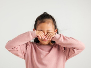 Nhiều trẻ nhiễm chéo loại virus có thể lây từ bể bơi, Bộ Y tế ra khuyến cáo phòng biến chứng về mắt rất dễ gặp phải