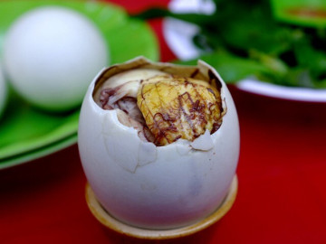 Sức khỏe - Ai cũng ăn trứng vịt lộn để có canxi, protein mà không biết phần bổ nhất hay bị vứt bỏ: Đó là phần nào?
