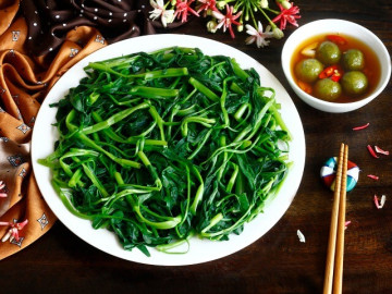 Luộc rau đậy nắp thì vàng, mở ra thì mất dinh dưỡng: Đâu là cách để “vẹn cả đôi đường”?
