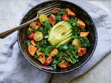 Loại rau họ cải n&agrave;o c&oacute; h&agrave;m lượng vitamin C cao hơn cả cam nhưng vẻ ngo&agrave;i xấu x&iacute; n&ecirc;n &iacute;t người ăn?