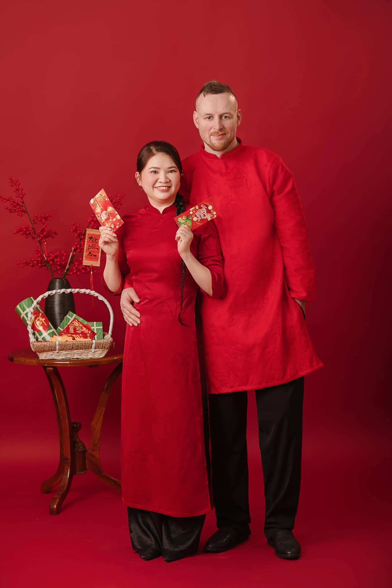 Cô điều dưỡng Việt chủ động hỏi cưới chàng trai Đức, giờ có tổ ấm viên mãn bên con gái lai xinh như búp bê - 1
