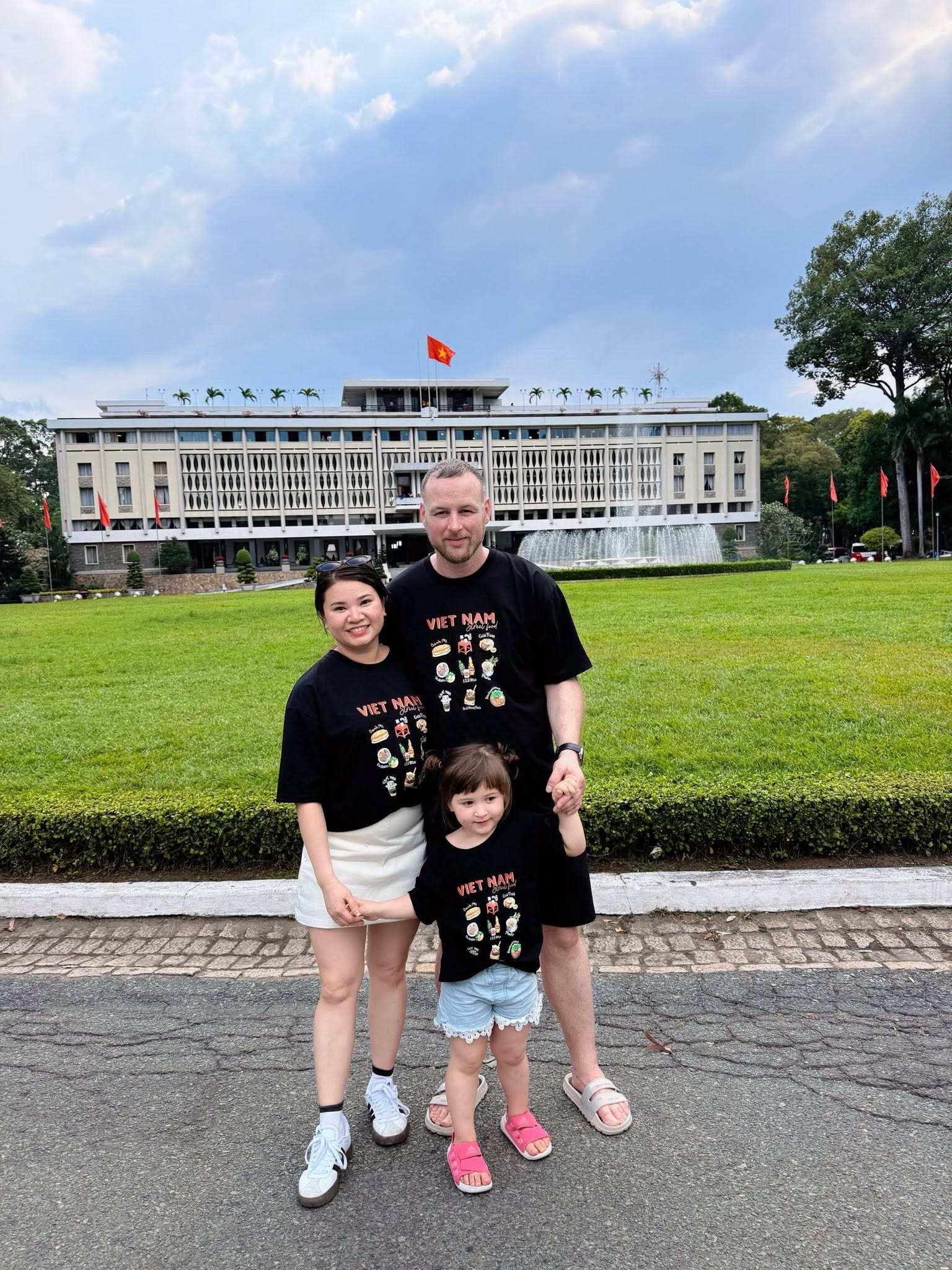 Cô điều dưỡng Việt chủ động hỏi cưới chàng trai Đức, giờ có tổ ấm viên mãn bên con gái lai xinh như búp bê - 13