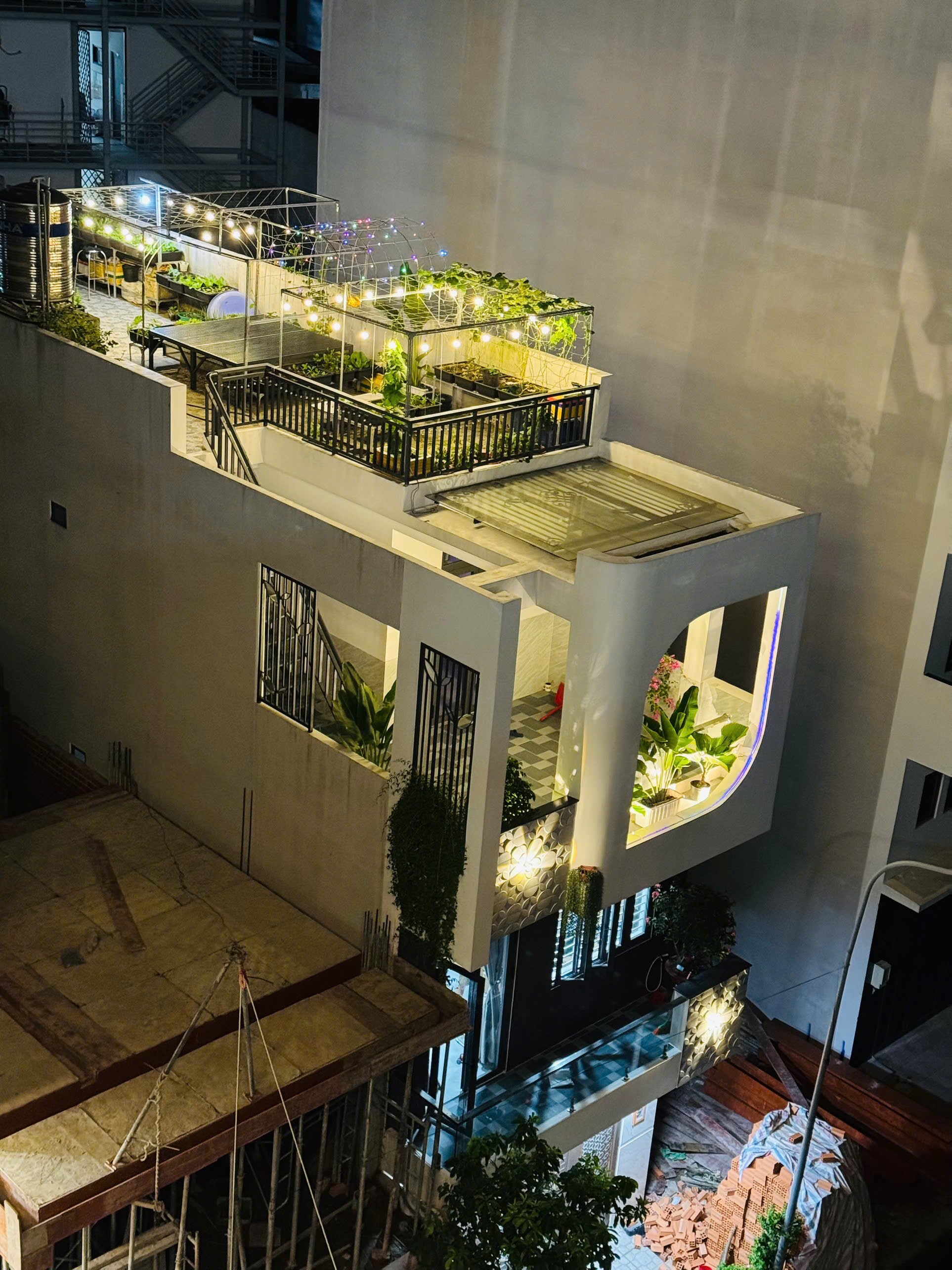 Kỹ sư IT biến sân thượng 55m² thành khu vườn xanh đẹp, quả sai lúc lỉu, tối đến cả nhà cùng lên thư giãn - 7