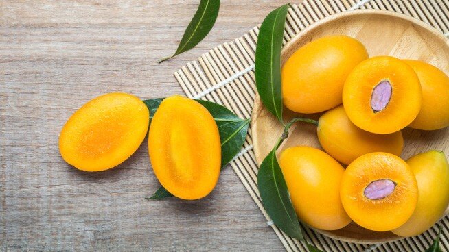 Loại quả dại xưa rụng đầy gốc không ai ăn, giờ thành đặc sản giá 200.000 đồng/kg, trồng một cây như amp;#34;chôn vàngamp;#34; trong sân - 1
