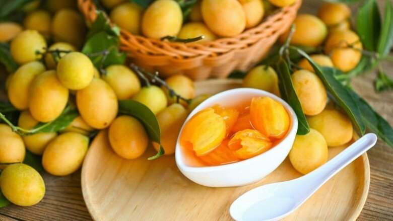 Loại quả dại xưa rụng đầy gốc không ai ăn, giờ thành đặc sản giá 200.000 đồng/kg, trồng một cây như amp;#34;chôn vàngamp;#34; trong sân - 4