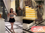 Nhà đẹp - Trầm trồ với biệt thự 200 tỷ của Lệ Quyên, có bảo vệ riêng: Cầu thang dát vàng, đèn pha lê tiền tỷ xa hoa
