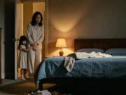 Chồng ngủ cùng vợ nhưng con 7 tuổi ghé tai tôi thì thầm: "Mẹ ơi, đêm nào bố cũng trốn dưới gầm giường"