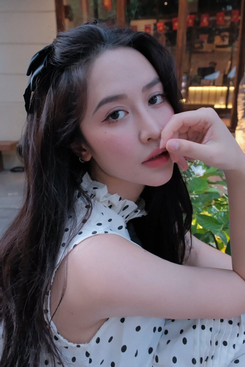 Dù đã có con, nữ diễn viên cho biết hiện vợ chồng vẫn chưa có kế hoạch tổ chức đám cưới. Với cô, điều quan trọng nhất ở thời điểm hiện tại là vun vén tổ ấm và tận hưởng cuộc sống bình yên bên những người mình yêu thương.