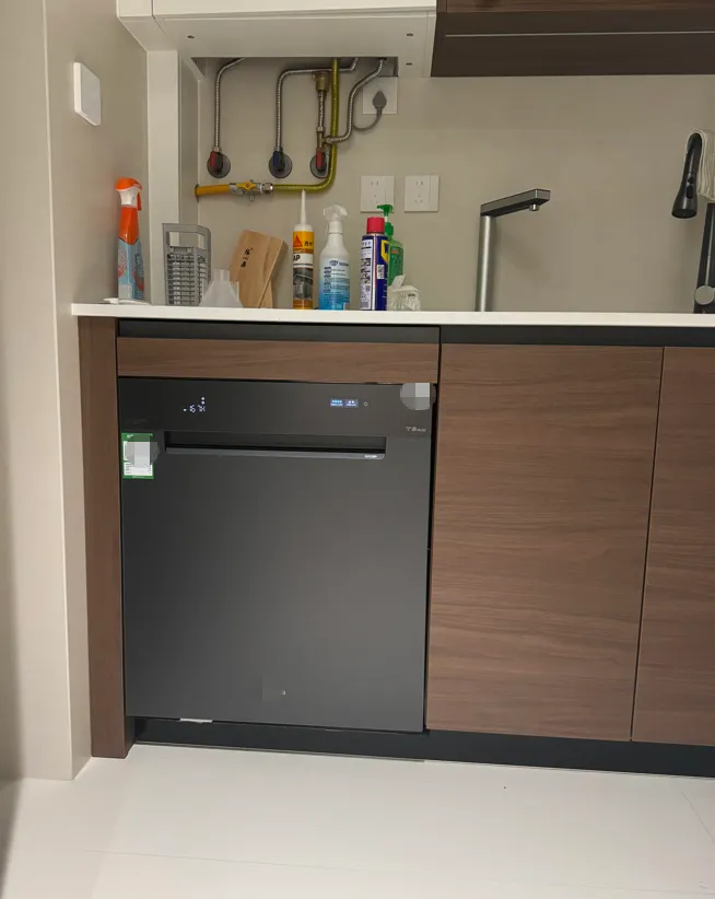 Máy rửa bát âm tường.