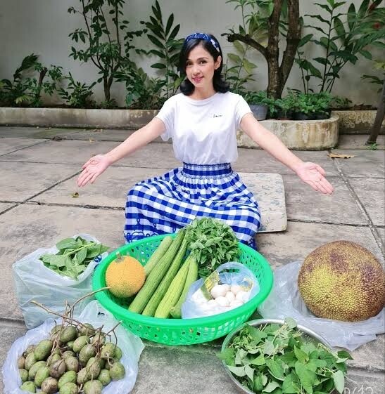 Việt Trinh nhờ xe cẩu tới thu hoạch nhãn trong biệt thự nhà vườn 3.000m2, thích mê khi cây trái được mùa - 9