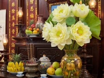 Mùng 1 tháng 6 năm Bính Ngọ dâng 8 loại hoa, 7 loại quả lên bàn thờ, cả tháng bình an, Thần Tài gõ cửa