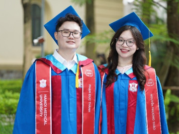 Chuyện tình 8 năm của thủ khoa và top 3 bác sĩ nội trú Y học cổ truyền
