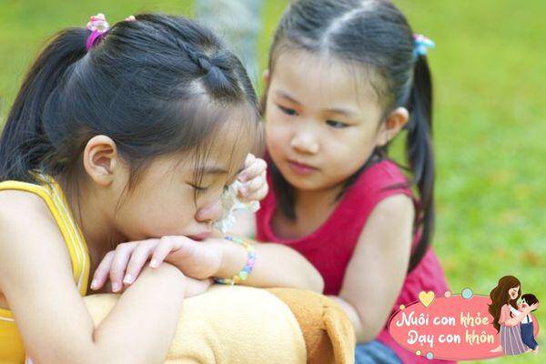 Đứa trẻ được tự do bộc lộ cảm xúc, cũng sẽ có sự đồng cảm mạnh mẽ với cảm xúc của người khác.