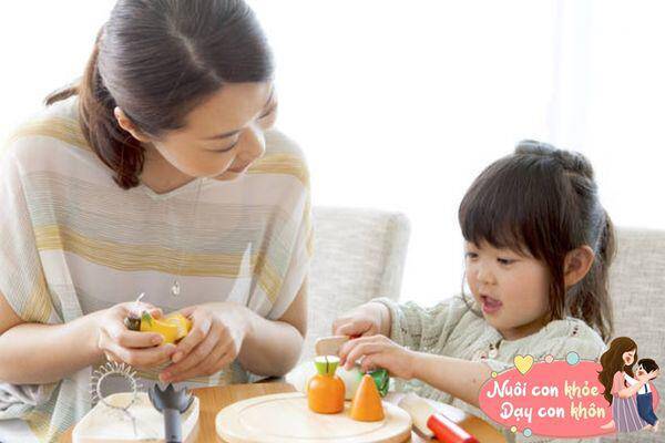 Con cái là bản sao của bố mẹ, vì thế bố mẹ cần làm tấm gương tốt cho trẻ.