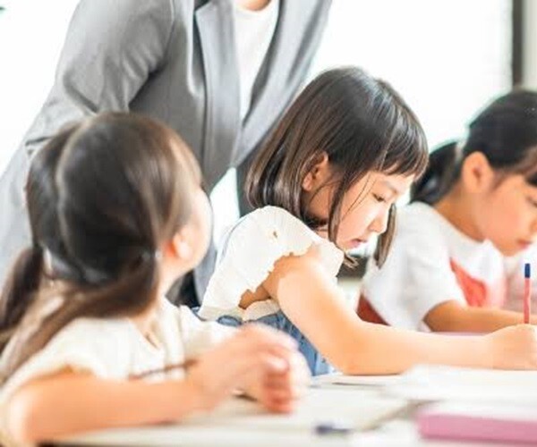Không ép trẻ học nhiều, đây là 5 bí quyết nuôi dạy con thành công, giỏi giang trong tương lai - 1