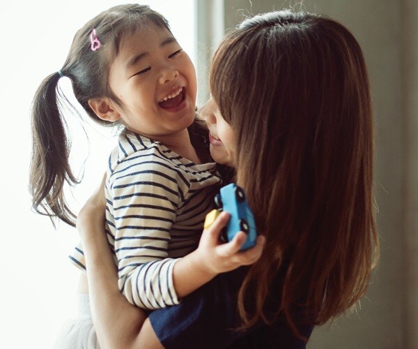 Nếu trẻ thường xuyên cãi lời, 4 câu nói kỳ diệu của mẹ giúp con ngoan ngoãn, biết yêu thương - 1