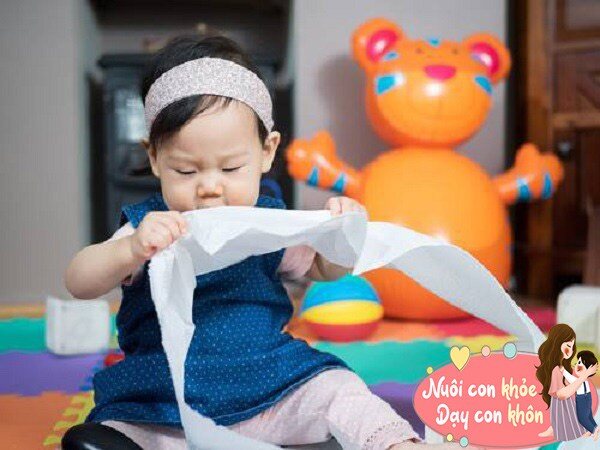 Xé tờ giấy là bước khởi đầu của bài tập IQ của một đứa trẻ, tay bé thực hiện càng phức tạp thì càng có lợi cho sự phát triển khả năng tư duy của não bộ, từ đó thúc đẩy sự phát triển của chỉ số IQ.