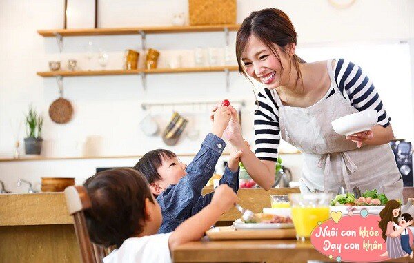 Học cách chia sẻ, quan tâm đến cảm xúc của người khác.