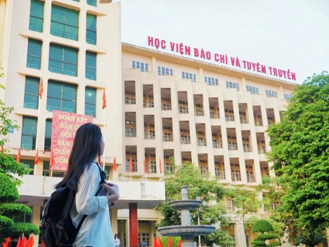 Điểm chuẩn Học viện Báo chí và Tuyên truyền 2026, nhiều nhóm ngành giảm 3-6 điểm