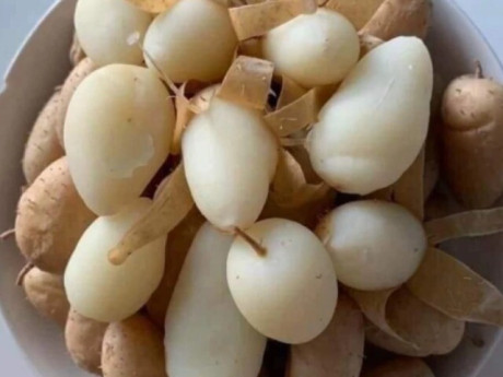 Món nhà nghèo xưa ăn đến chán ngán, nay thành đặc sản khoái khẩu ở thành phố giá 60.000 đ/kg, tốt cho sức khỏe