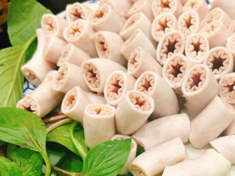 Lòng lợn bổ dưỡng nhưng 4 nhóm người này càng ăn càng hại sức khỏe, nhiều người vẫn vô tư lên bàn nhậu