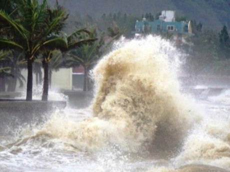 Bão số 3 di chuyển ra khỏi Biển Đông