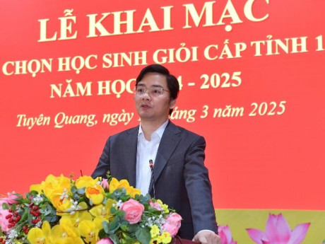 Tạm đình chỉ công tác đối với Giám đốc Sở Giáo dục và Đào tạo tỉnh Tuyên Quang