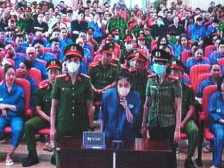 "Cô tiên từ thiện" Trúc Phương xin điều chỉnh thông tin trong hồ sơ đại án ma túy VN10
