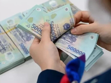 Sẽ điều chỉnh tiền lương khu vực công, lương tối thiểu năm 2027 tăng 7,8%