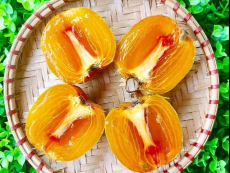 Tiểu thương chia sẻ cách chọn hồng da tre chín đều, thơm ngon chỉ nhờ vào những dấu hiệu nhỏ này