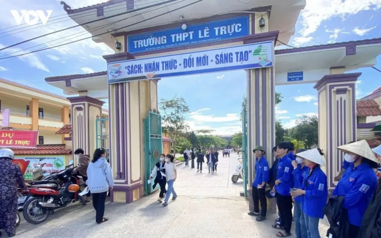 Khởi tố 2 giáo viên trong vụ tiêu cực tại điểm thi THPT ở tỉnh Quảng Trị - 1
