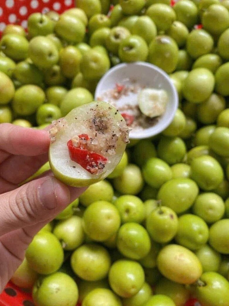 Loại quả mọc bờ rào xưa chín rụng đầy nay bán 70.000 đ/kg, thành đặc sản tốt cho sức khỏe, trồng một lần thu hoạch nhiều năm - 2