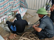 Tin tức - Hà Nội: Người nhái lặn tìm nam sinh nghi mất tích khi đi qua đường ngập