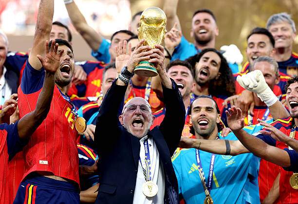 HLV Luis de la Fuente, HLV trưởng cao tuổi nhất vô địch World Cup