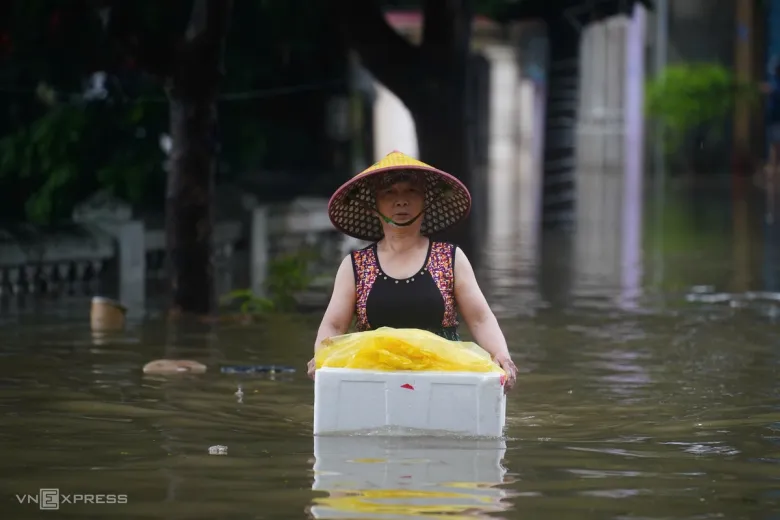 Hà Nội mưa trên 150 mm gây ngập diện rộng - 10