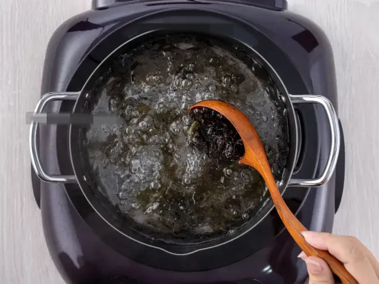 Trứng nấu canh với rau này canxi tăng nhiều lần, cực tốt cho xương chân tay chắc khỏe, ăn còn ngon mát - 4