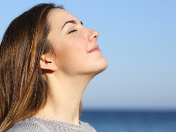 10 phút hít thở sâu mỗi ngày có lợi gì cho người trung niên và cao tuổi?