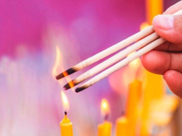Văn khấn cúng Rằm tháng 6 năm Bính Ngọ đầy đủ nhất, 7 loại quả nên dâng cúng trên bàn thờ để cả tháng đón tài lộc