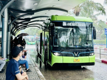 Hơn 8,5 triệu lượt khách đi xe buýt trong tháng đầu tiên TP.HCM miễn vé