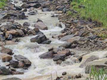 Mưa lớn khiến 3 người bị lũ cuốn trong đêm tại Sơn La