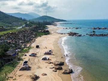 3 bãi biển được ví "thiên đường ngủ quên", có nơi cách Hà Nội chỉ 6 tiếng lái xe
